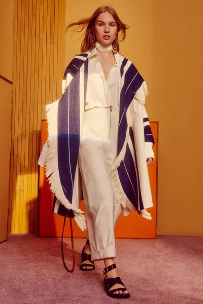 Look 15